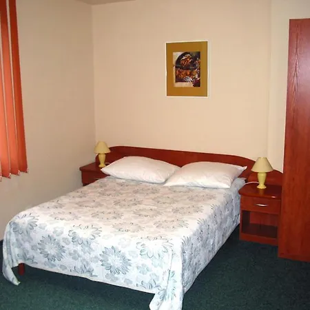 ベッド・アンド・ブレックファスト Ufo 3*